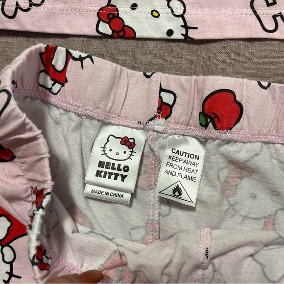 Hello Kitty Kids Pajama Set - Pink and Red Size 10 Sanrio Bow Coquette Girly - Picture 8 of 8